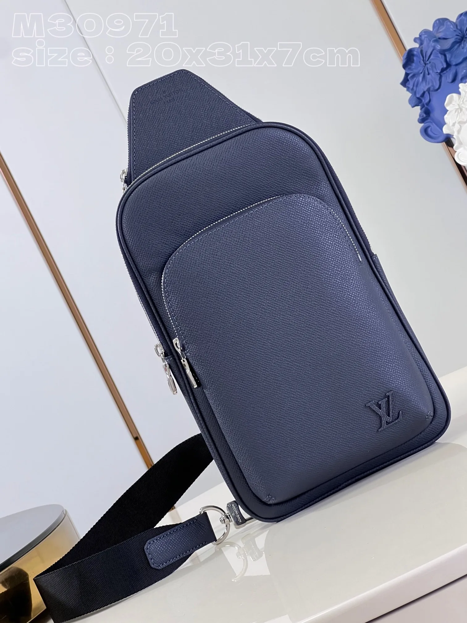 Avenue Slingbag Navy Blue